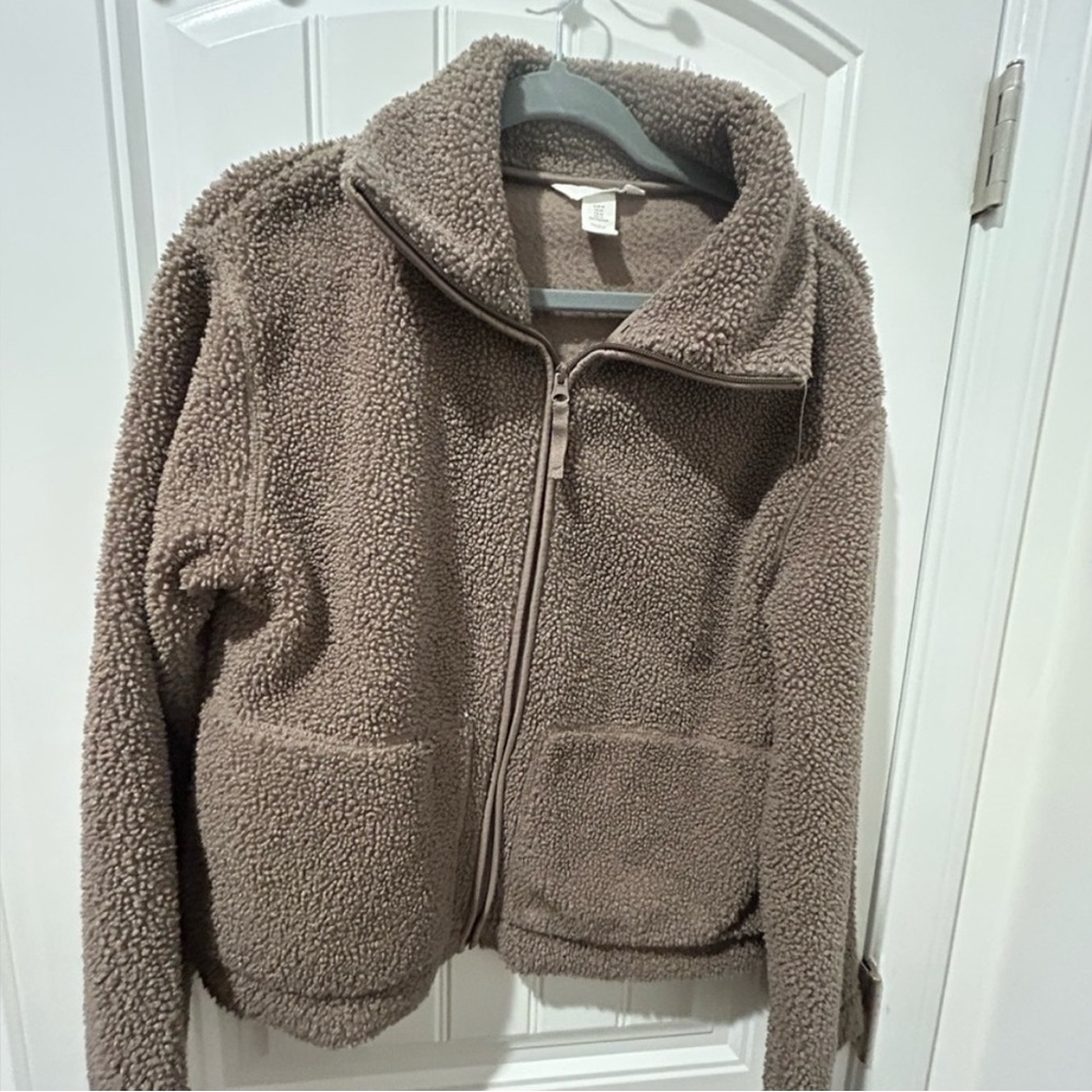 H&M Tuape brown fleece jacket; women’s medium VGUC